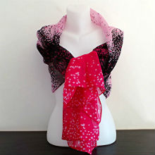 Foulard mousseline de soie rose fuchsia noir